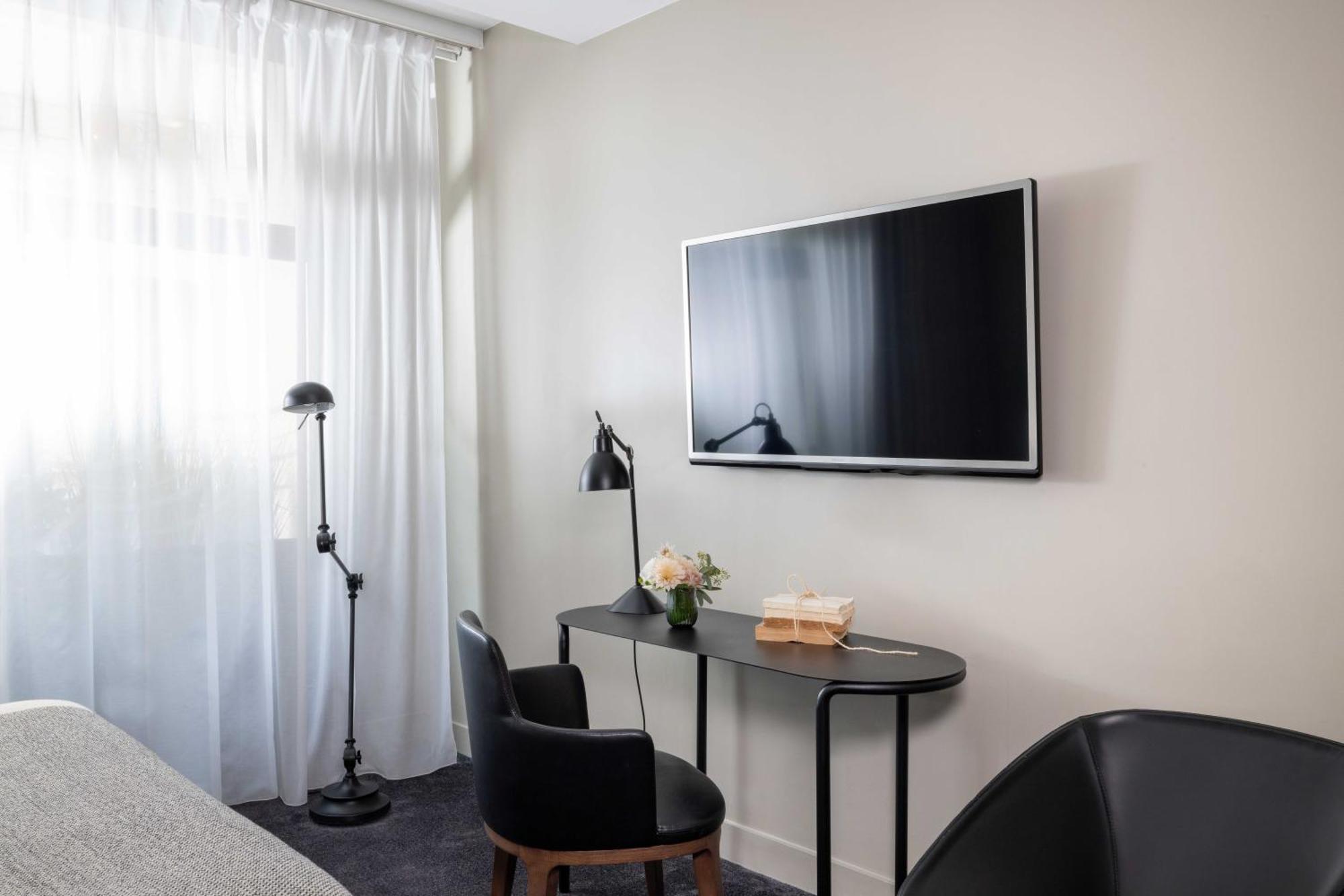 Helios Opera Hotel 4*