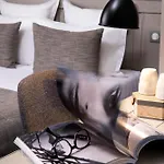 Helios Opera Hotel 4*