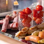 Helios Opera Hotel 4*